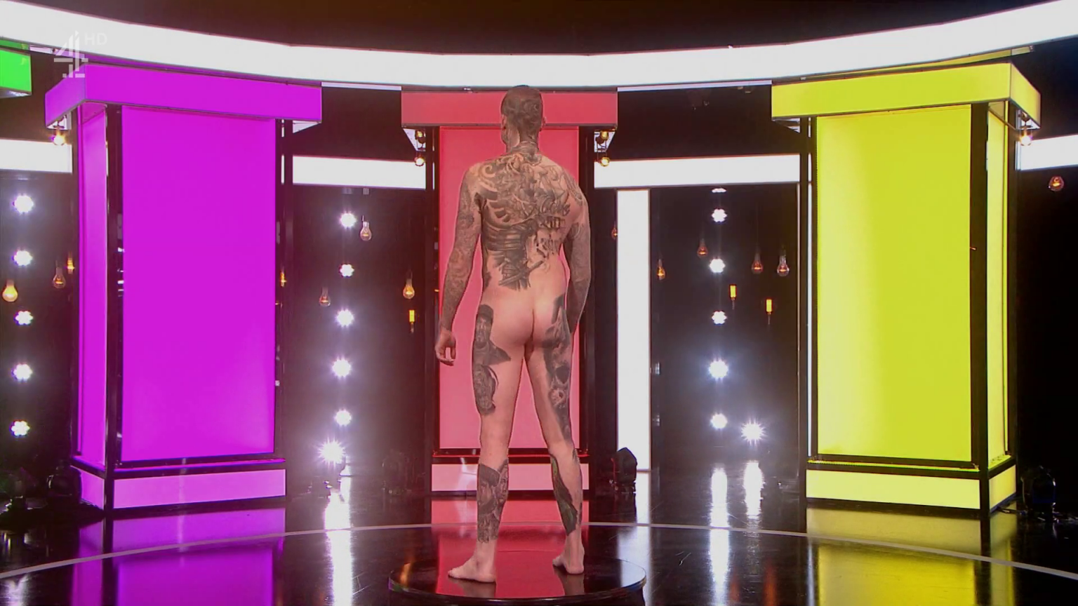 Naked Attraction S06E01 - Ryan.